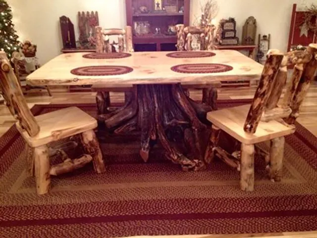 Old Farm Amish Furniture