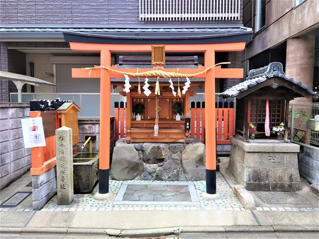 Hanasaki Inari-jinja Shrine