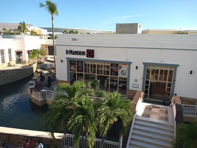 La Mansión