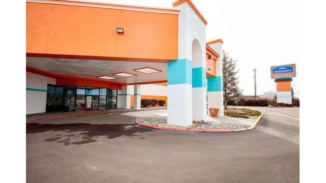 Howard Johnson by Wyndham Gallup