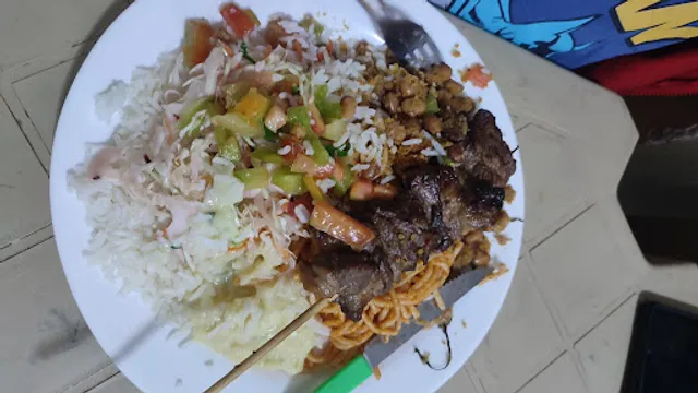 Skinão, Espetos e Porções.