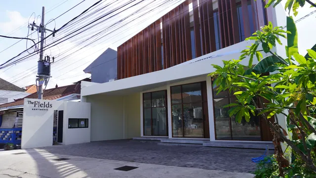 The Fields Hotel & Apartment