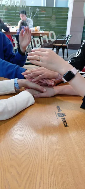 맘스터치 천안백석동점