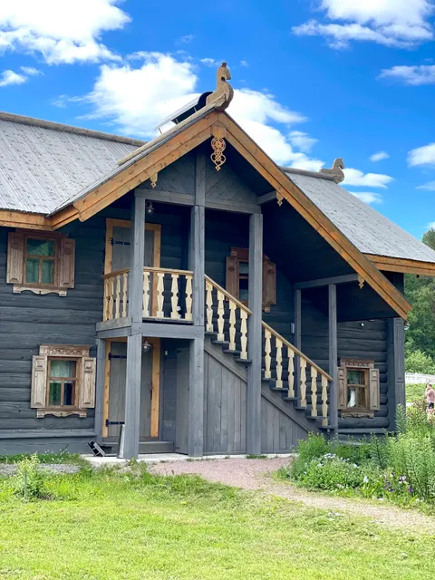 Gostevoy Kompleks Vremena Goda