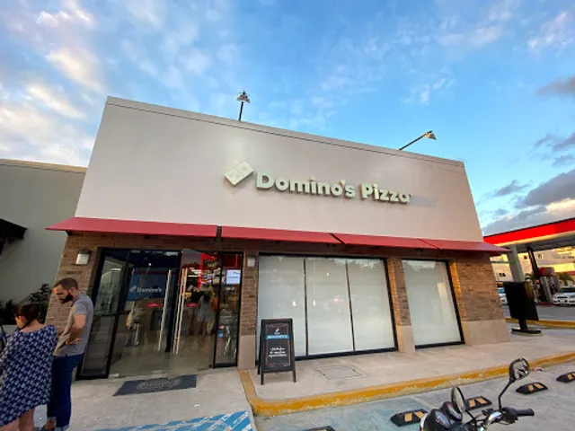 Domino's Tulum