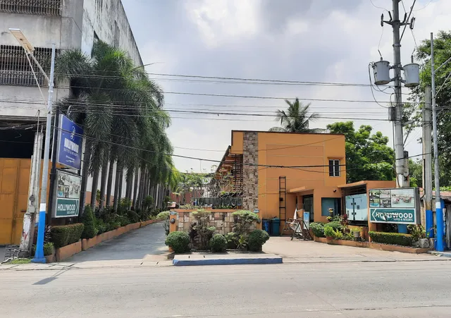 Hollywood Suites & Resort