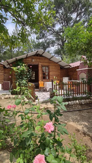 Karakalem Pansiyon (Bungalow)