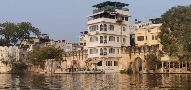 Hotel Jheel & Restaurant