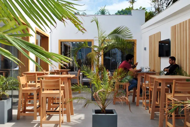 Kencia : Café & Restaurant