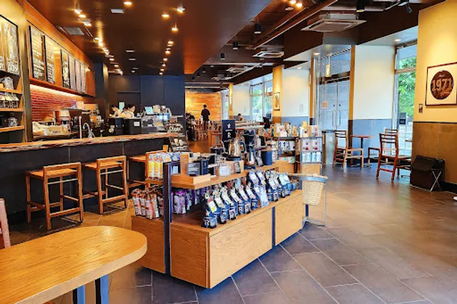 Starbucks Coffee - Midosuji-Hommachi