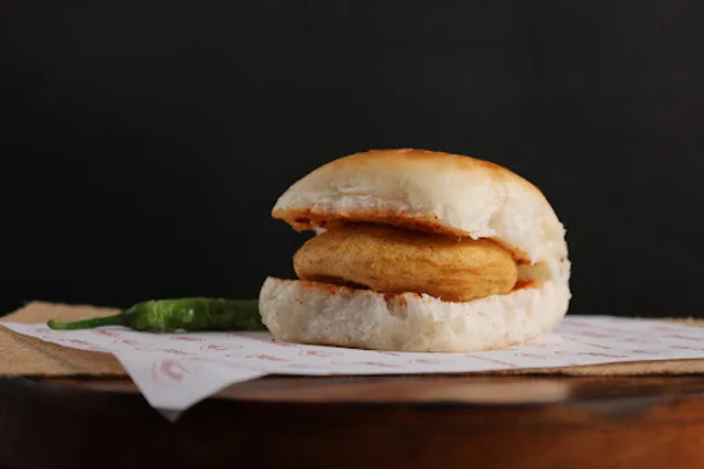 MMV Mumbaiya Misal & Vadapav K K Nagar
