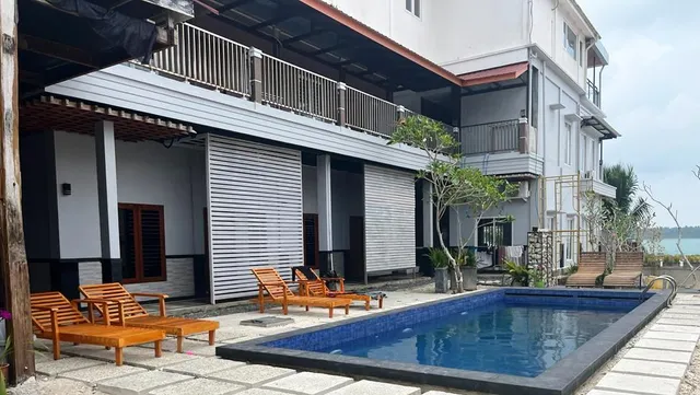 Oseda Nias Surf House