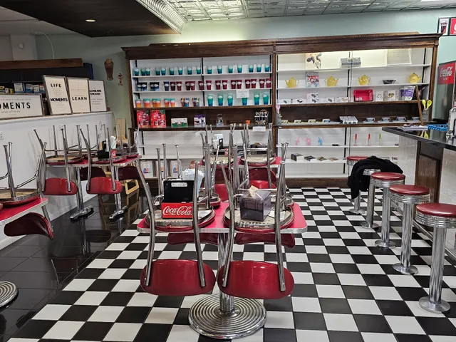 Economy Drug & Old Fashioned Fountain