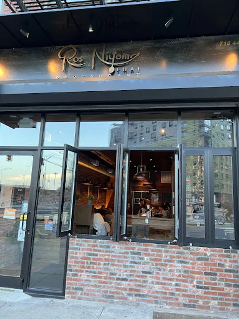 Ros Niyom Thai Restaurant