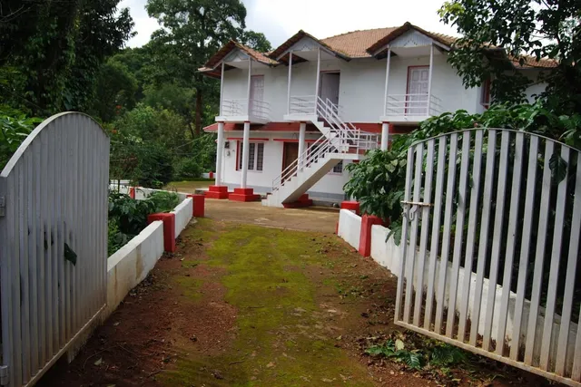 VACANZA ESTATE HOUSE