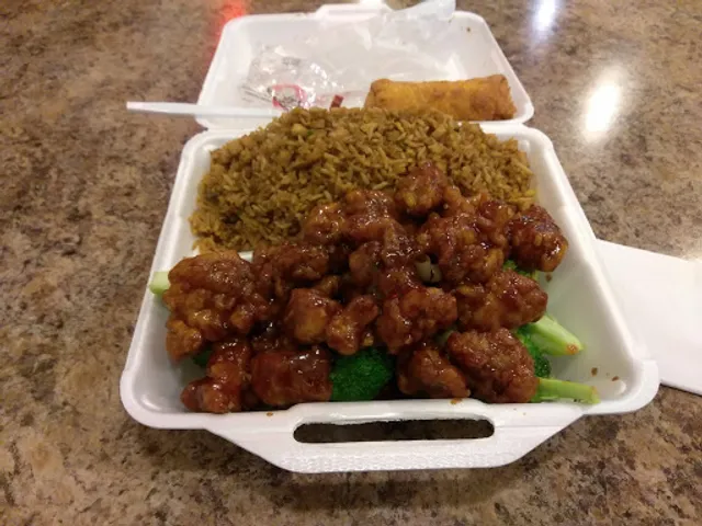 New China hut # 3 (downtown Aurora)