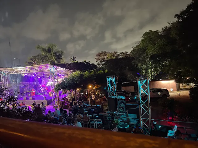 +233 Jazz Bar & Grill