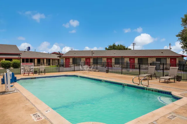 Americas Best Value Inn Lockhart