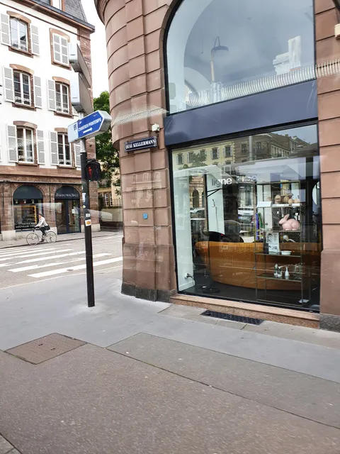 Ligne Roset - Cinna - Elastabil - Vue sur quai