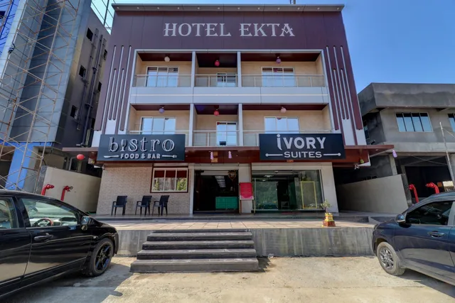 Ivory Suites | Bistro Food & Bar