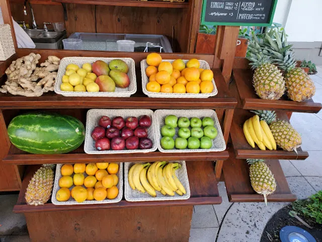 Devia Juice Bar at Midtown Shops