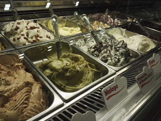 Dolcefreddo Cream & Dessert ice cream trecate