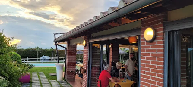 Casa d'Africa - Pizzeria Gourmet e Cucina Toscana - Ristorante con Piscina e Giardino