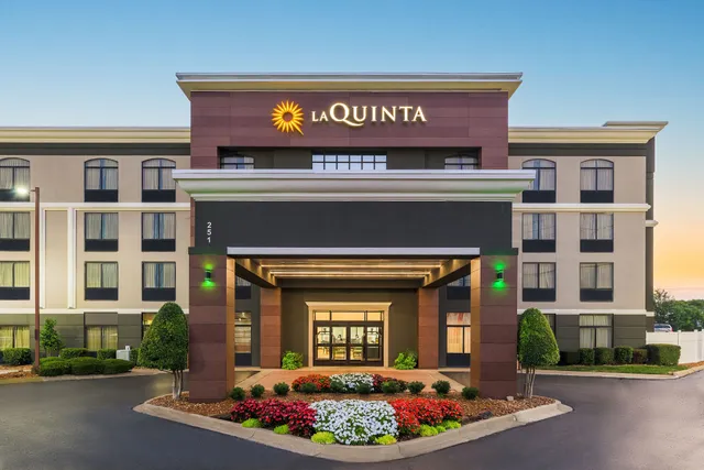 La Quinta Inn & Suites by Wyndham Clarksville