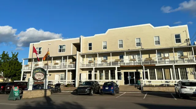 Parkland Village Inn