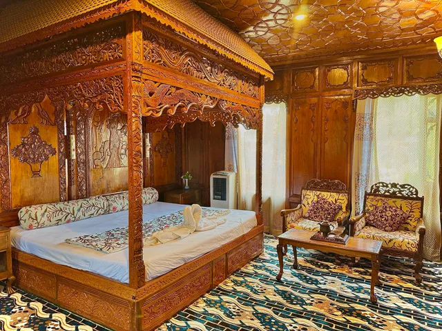 Golden Privilege Houseboat