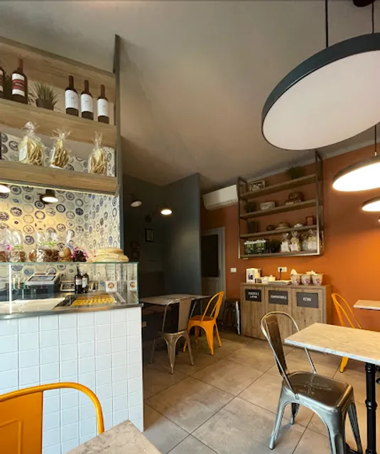 Al Km 0 Piadina e Pasta Fresca e cucina