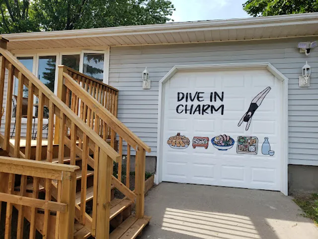 Dive In Charm