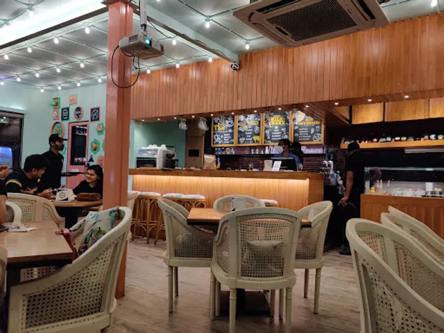 SAMVENE The Bagel Cafe (Bagel, Pizza, Pasta, Coffee, Smoothies)