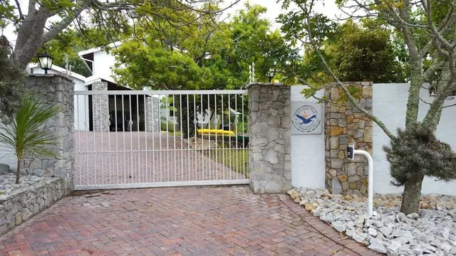 Seagulls Nest - Self Catering House