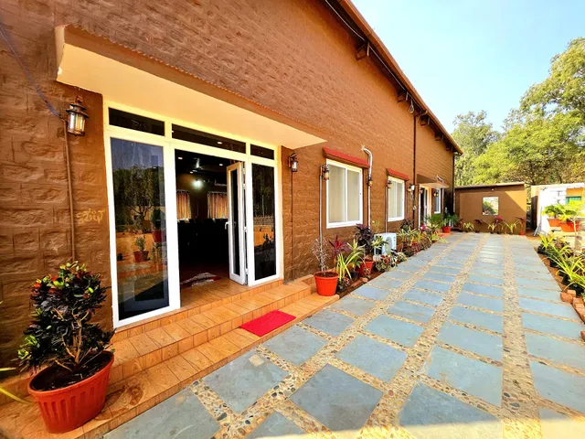 Hampi Leo Dreams Resort