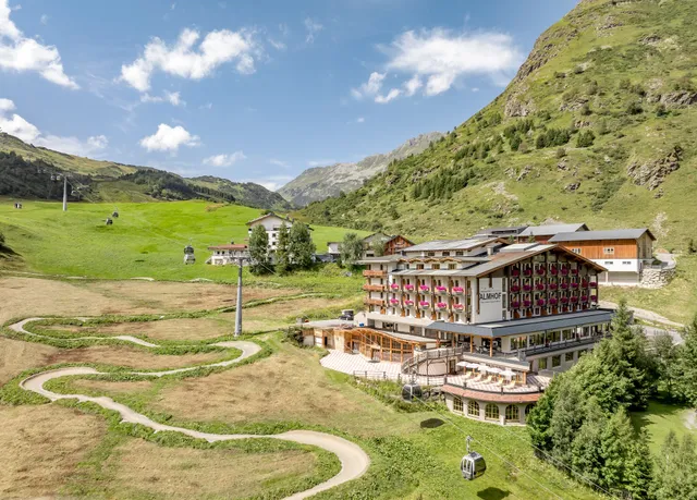 Panorama Hotel Almhof Galtür