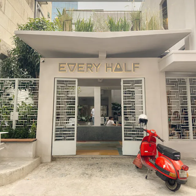 Every Half Coffee Roasters - Ngô Văn Năm
