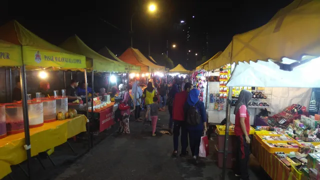 Pasar Malam Awam • Bandar Tun Razak