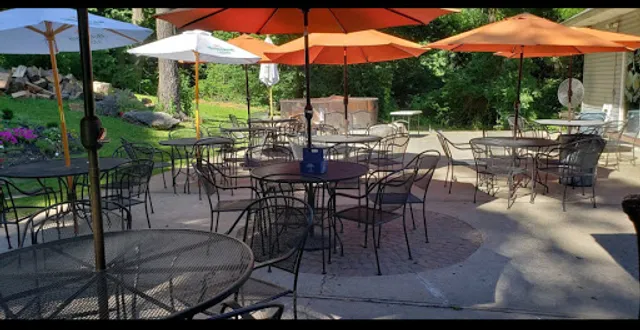 SHANAHANS BAR & GRILL