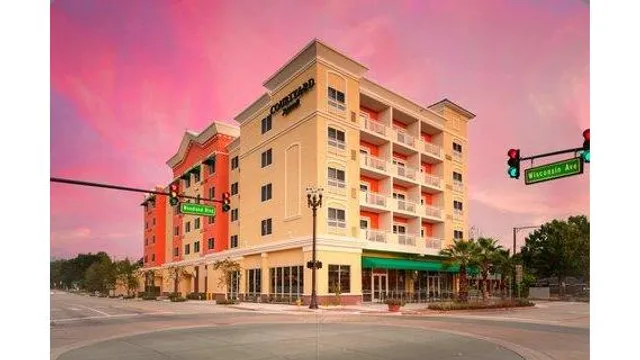Courtyard by Marriott DeLand Historic Downtown