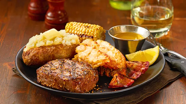 Chuck's Roadhouse Bar & Grill