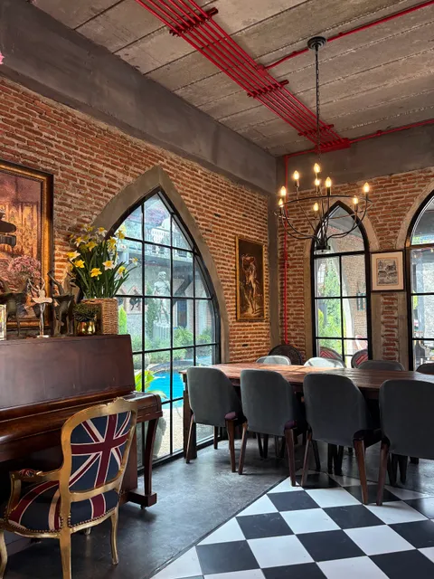 Cafe Laura Bar and Restaurant สาขา 3 -นครนายก