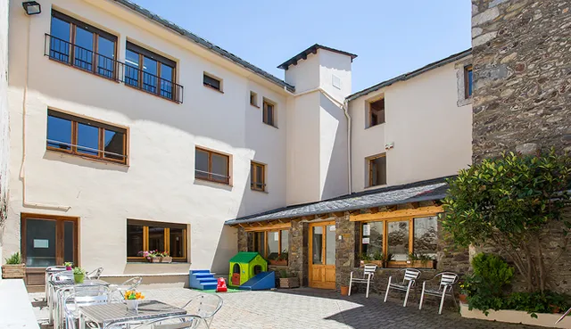 Albergue Anna Maria Janer - Llívia, Girona