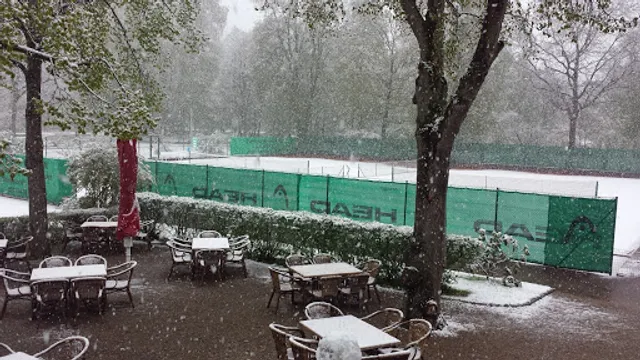 Tennis-Café
