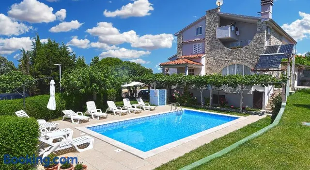 Apartments Biskupije 810