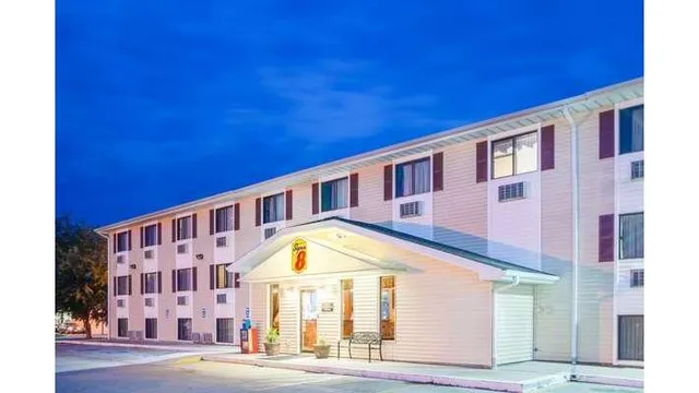 Super 8 by Wyndham Burlington