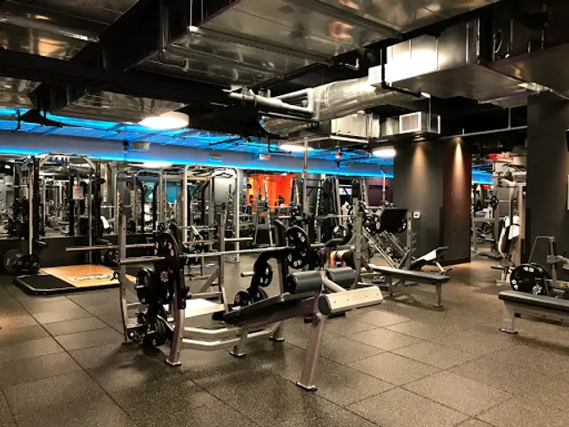 Crunch Fitness - FiDi