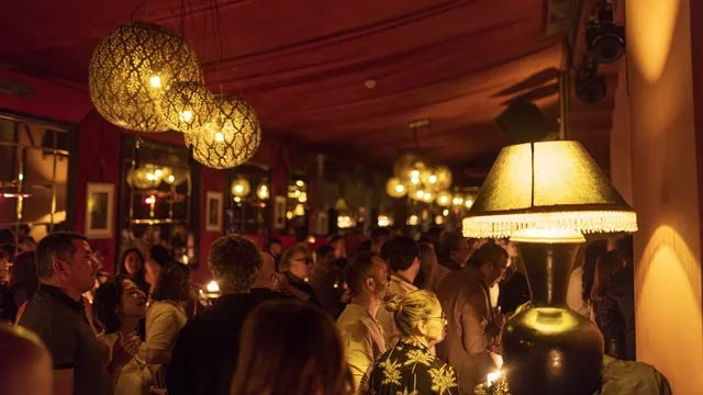 مطعم قصر جاد محل