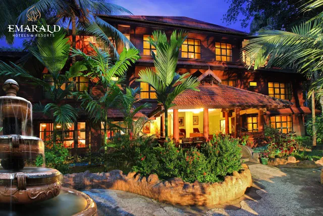 Emarald Resort