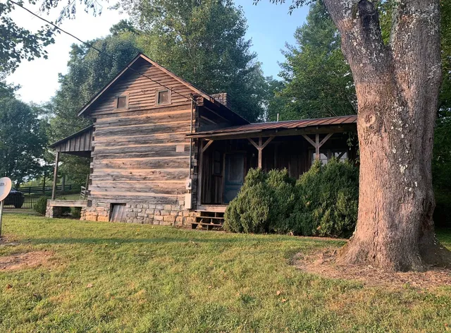 Lairdland Farm Cabins